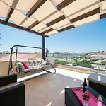 شقة The Tribunj Tribalj