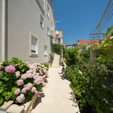 The Tribunj * Tribalj