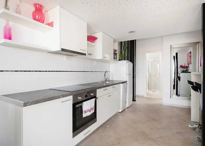 The Tribunj Apartman *