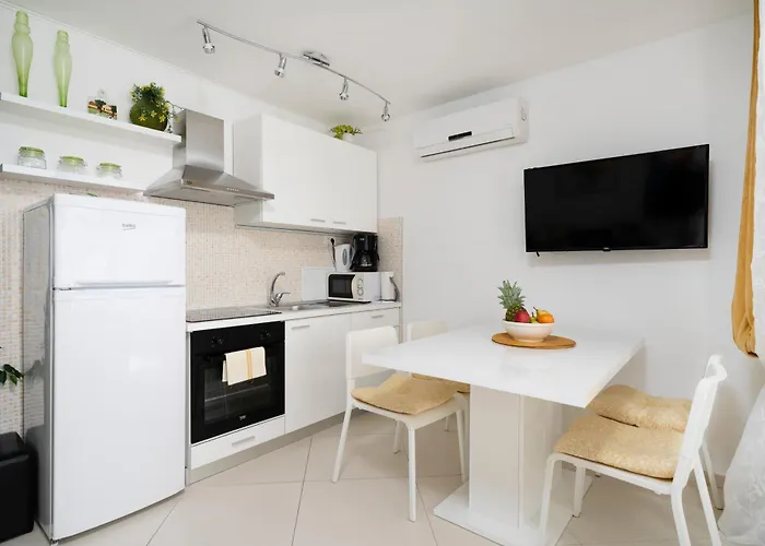 The Tribunj Apartman *